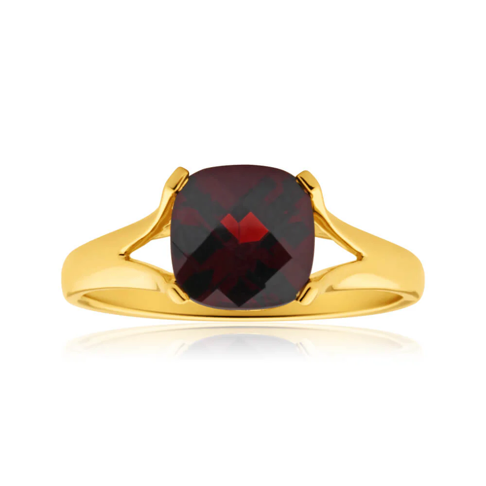 9ct Yellow Gold 2.85ct Cushion Cut Garnet Ring