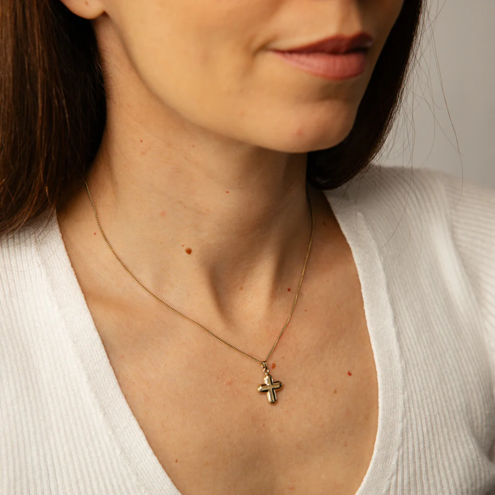 Classic Cross Pendant in 9ct Yellow Gold - Image 2